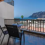 Amazing Atlantic And Breathtaking Mountains Views Acantilado de los Gigantes