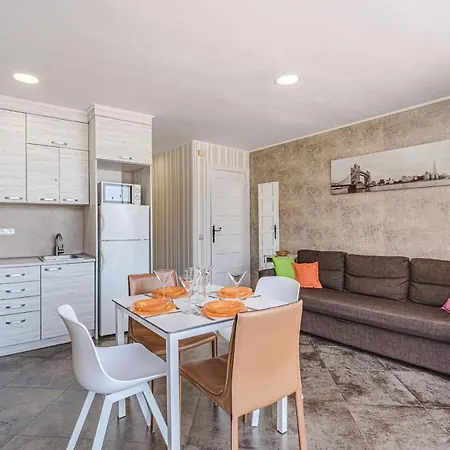 Amazing Atlantic And Breathtaking Mountains Views Acantilado de los Gigantes